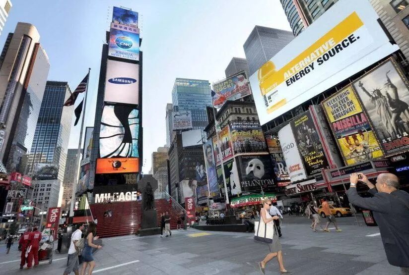 万搏体育平台工控机在多媒体播放平台中的应用